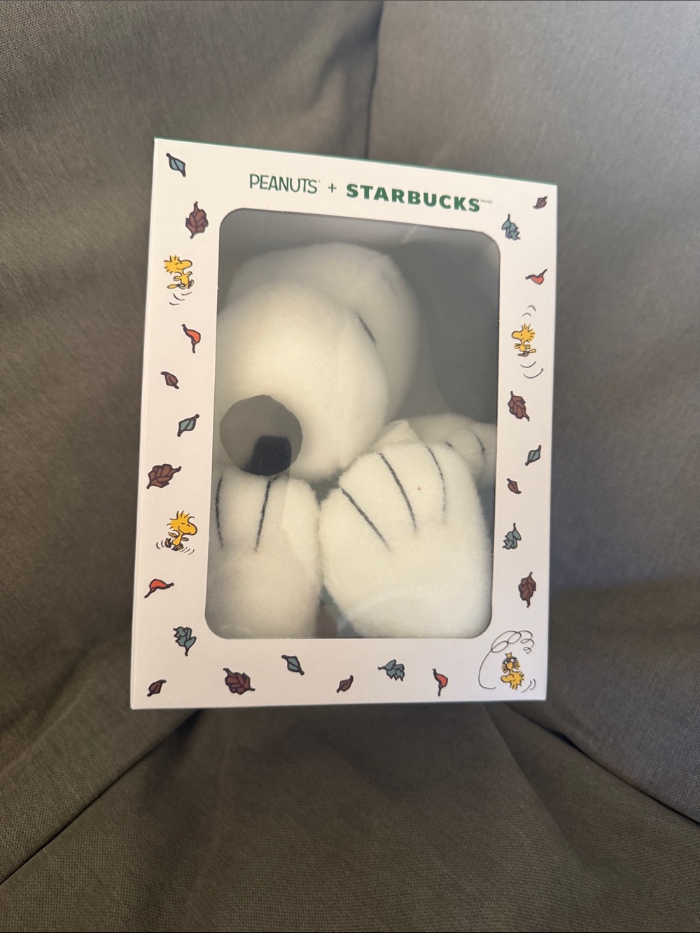 Starbucks White Snoopy Plush in Decorative Peanuts Box